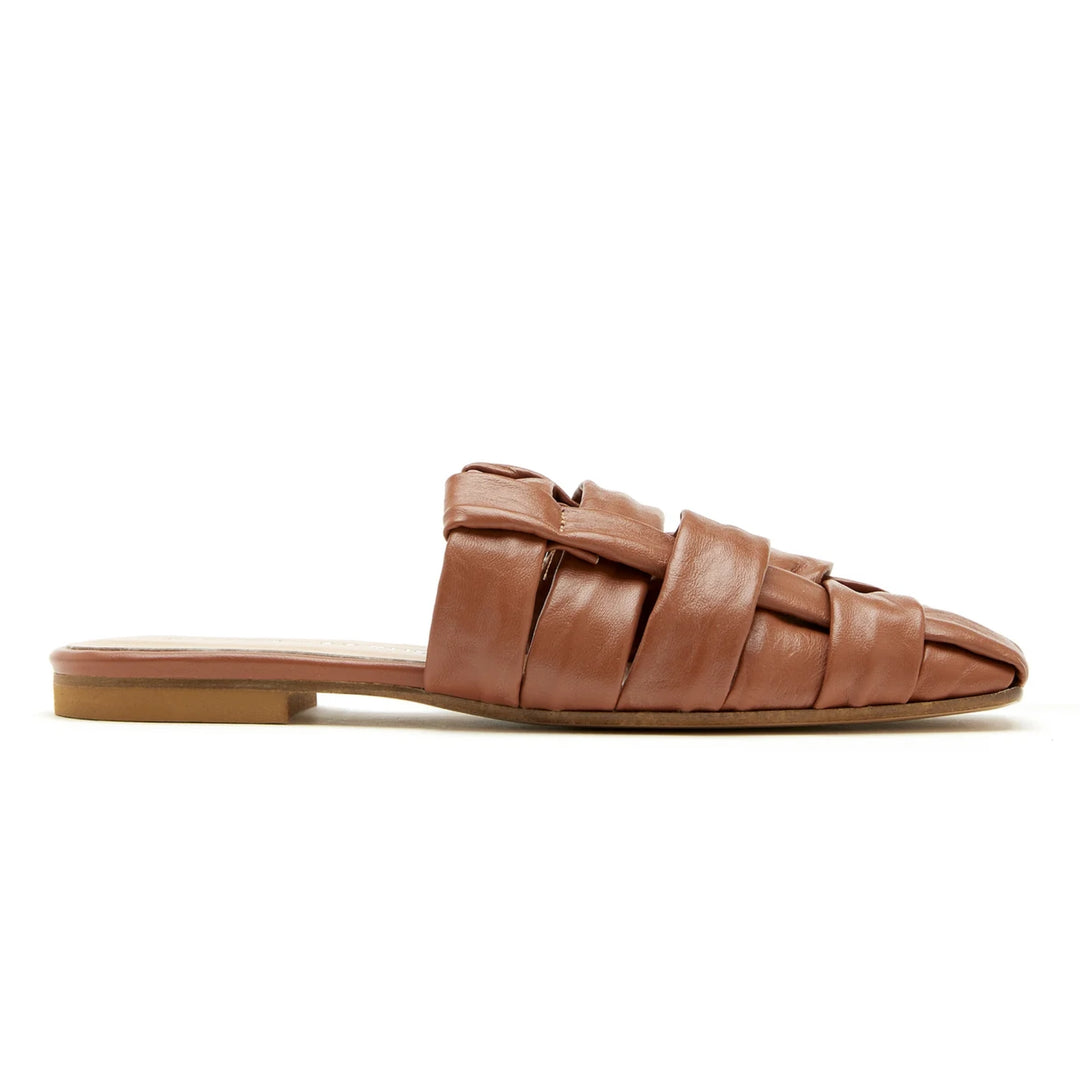 Sister X Soeur Womens Carmen Tan Flats